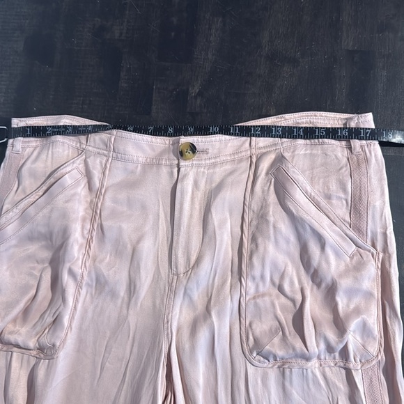 Anthropologie Wide Leg cargo  Pants in Blush Pink - Picture 8 of 11